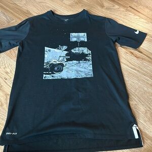 Nike youth xl t shirt